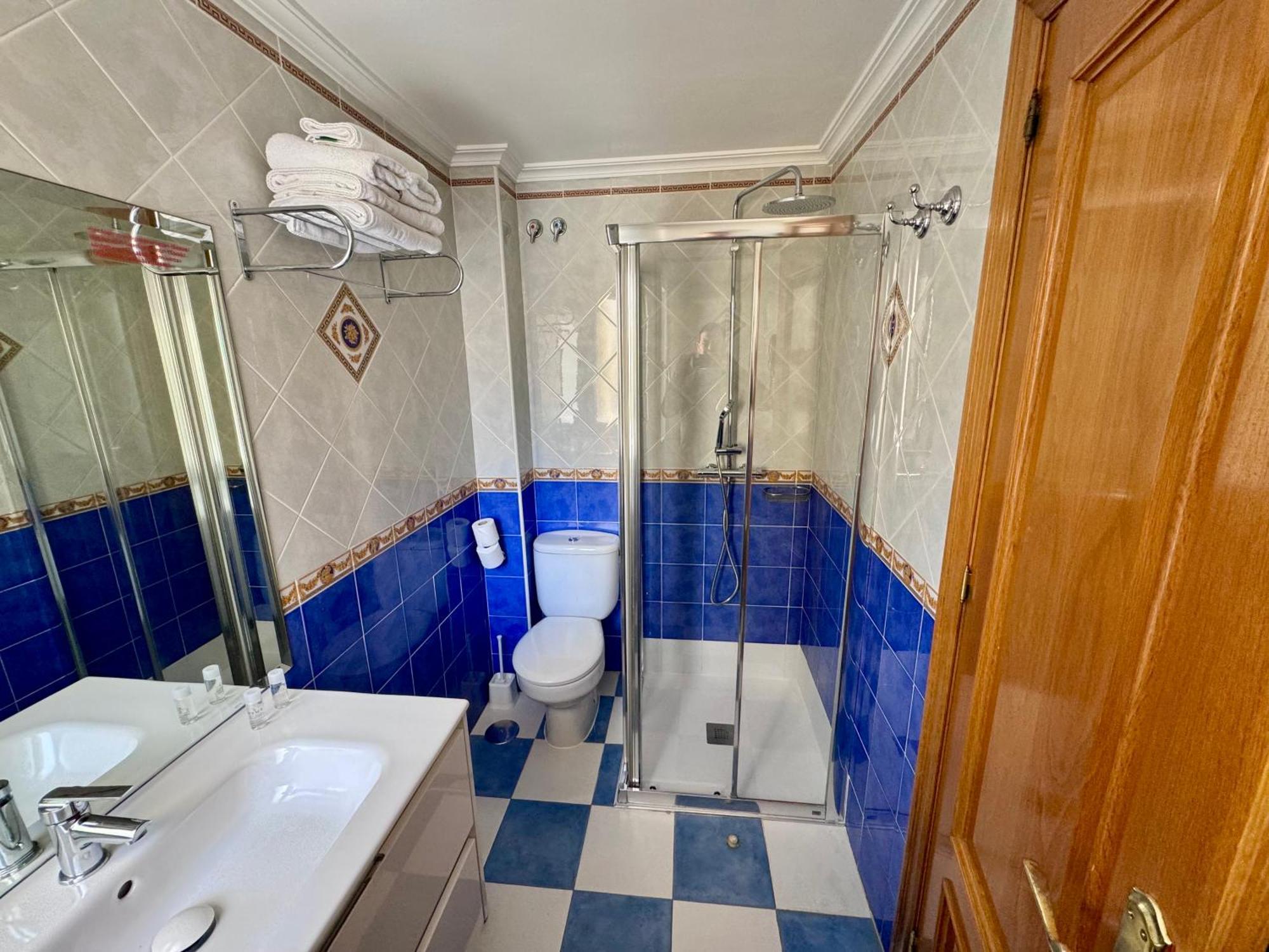 Apartamentos Nina De Oro Торремолинос Экстерьер фото