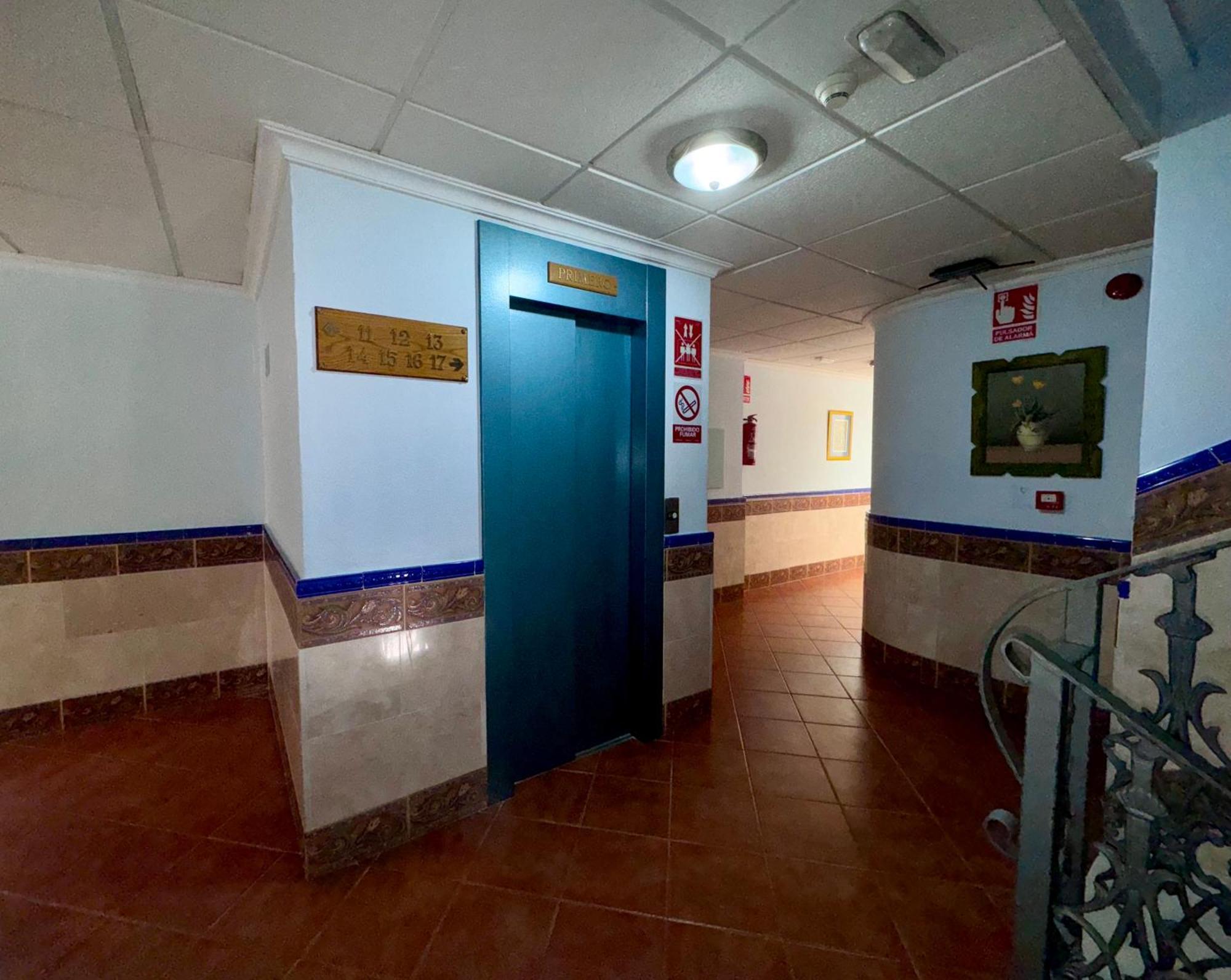 Apartamentos Nina De Oro Торремолинос Экстерьер фото