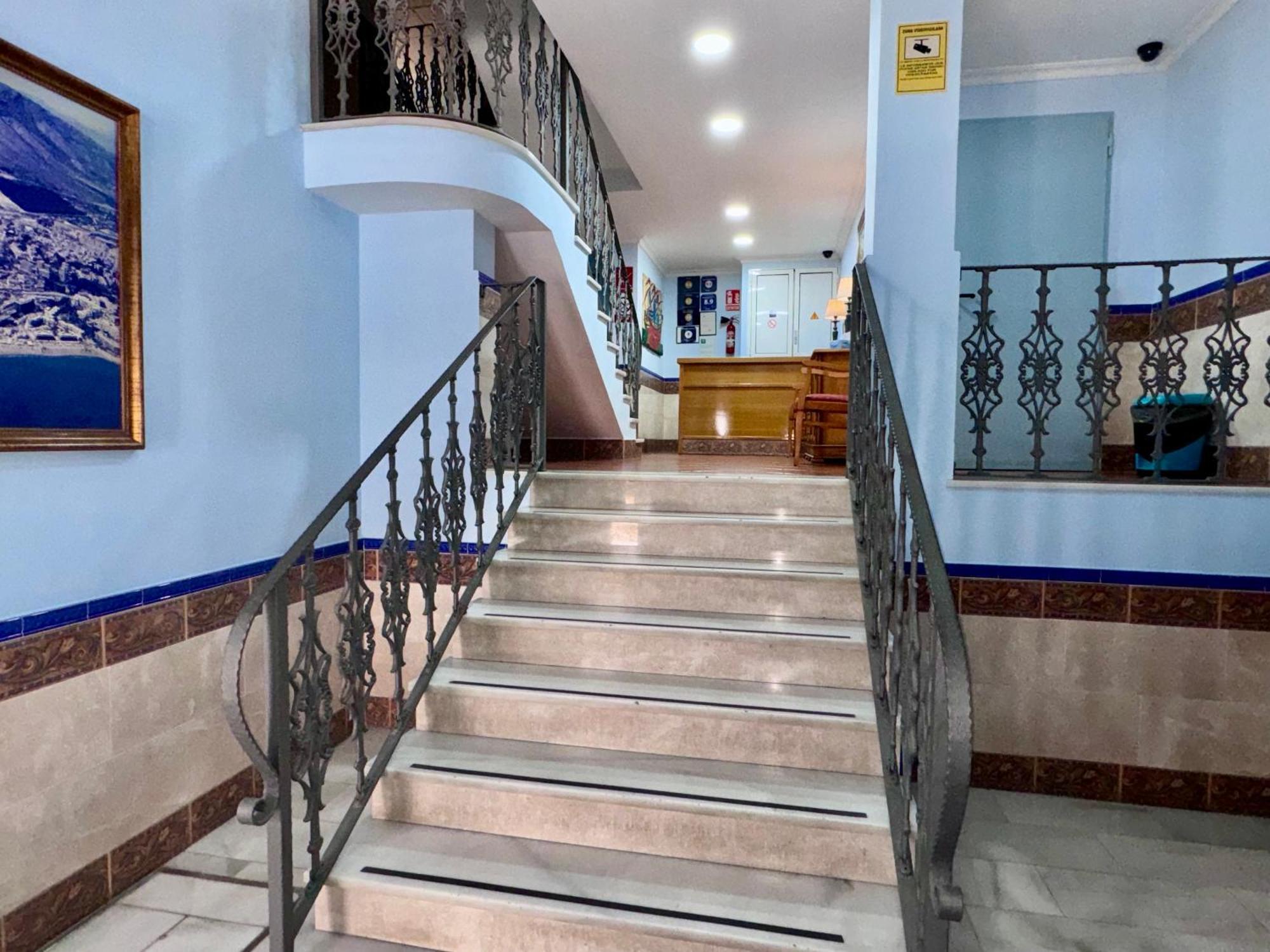 Apartamentos Nina De Oro Торремолинос Экстерьер фото