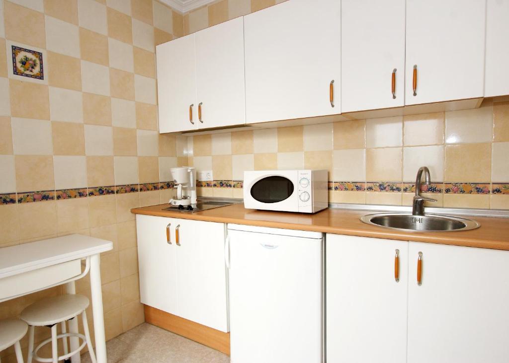 Apartamentos Nina De Oro Торремолинос Номер фото