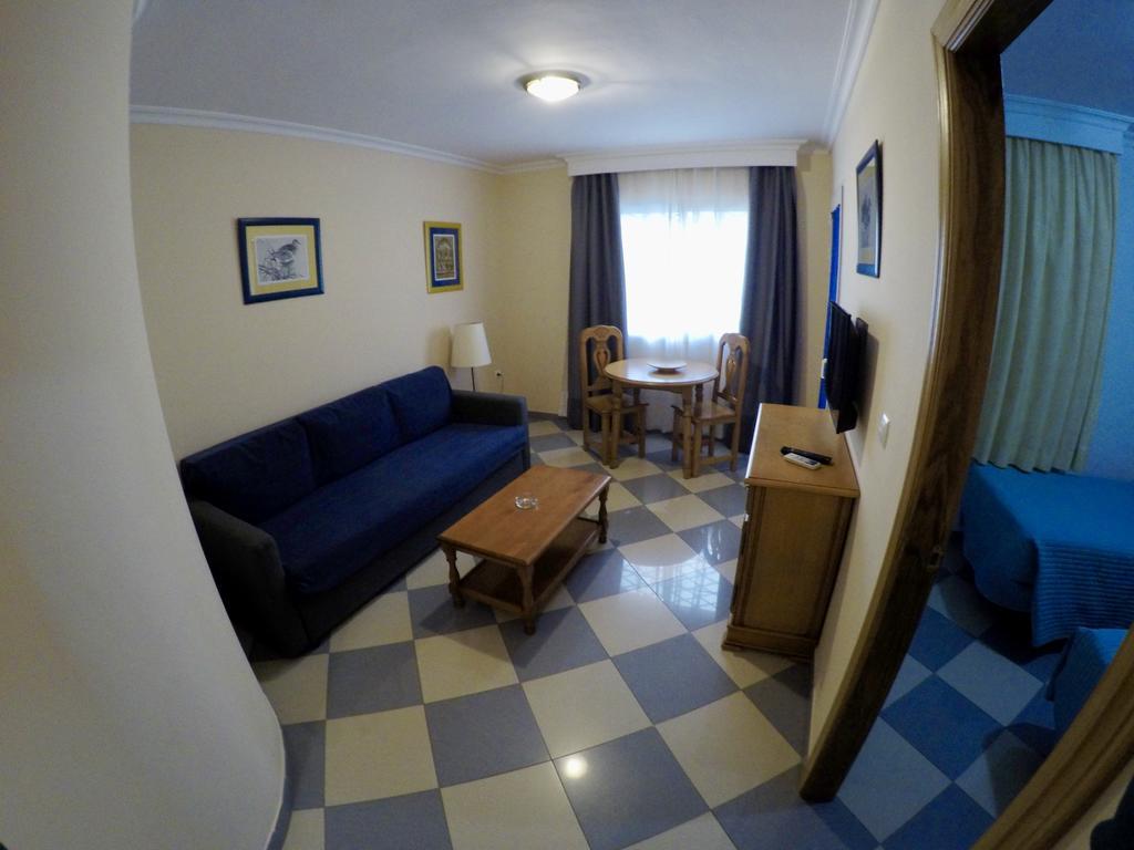 Apartamentos Nina De Oro Торремолинос Экстерьер фото