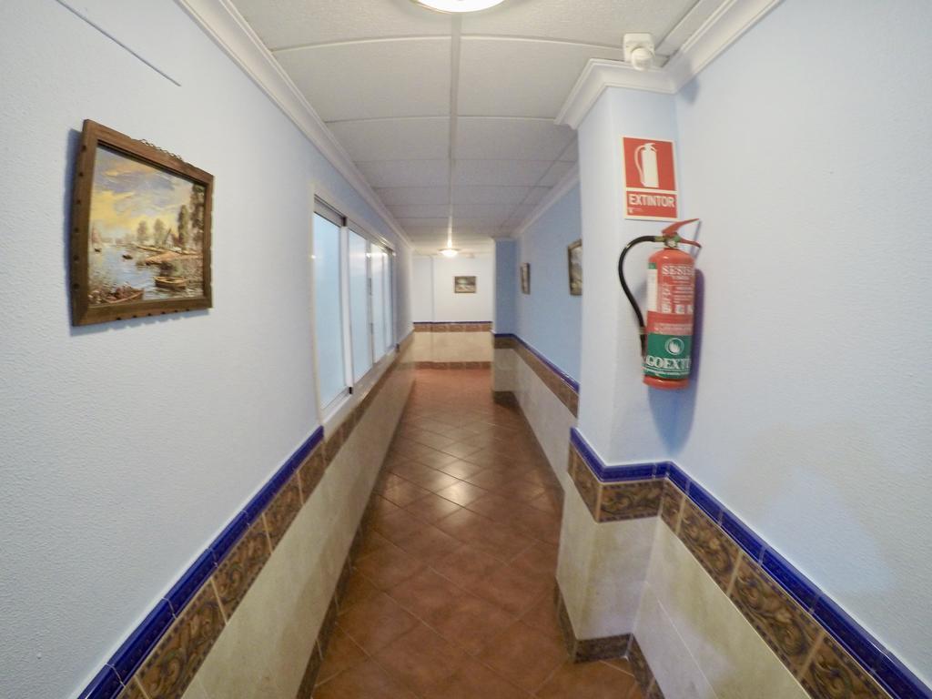 Apartamentos Nina De Oro Торремолинос Экстерьер фото