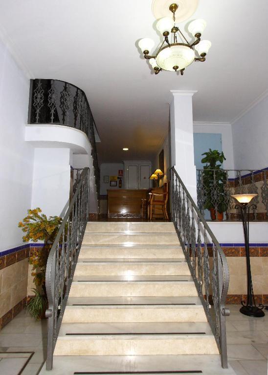 Apartamentos Nina De Oro Торремолинос Экстерьер фото